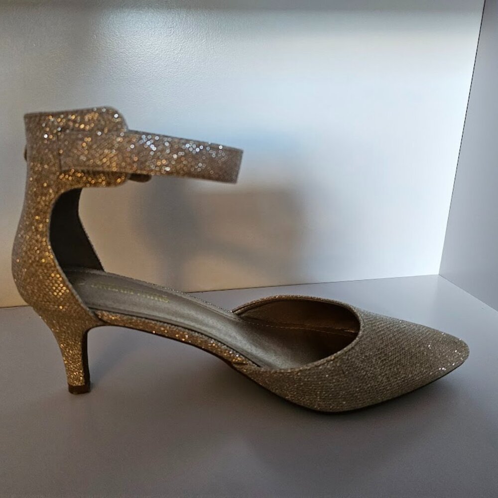 Gold Sparkle Mary Jane Kitten Heels - Size 11